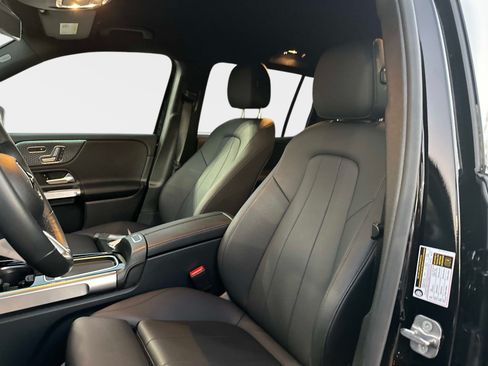 Used 2025 Mercedes-Benz GLB 250 image 20