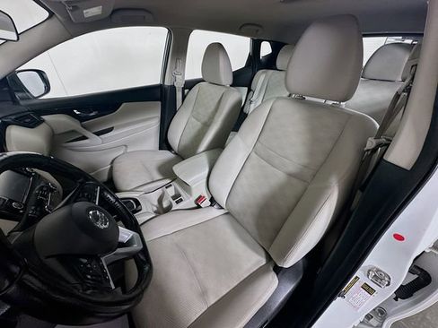 Used 2021 Nissan Rogue Sport SV image 21