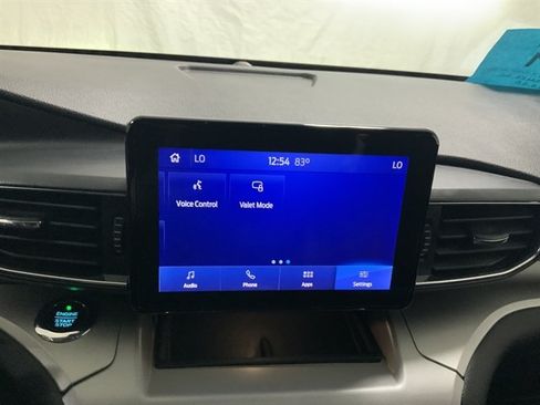 Used 2020 Ford Explorer XLT w/ Equipment Group 202A AWD/4WD image 30