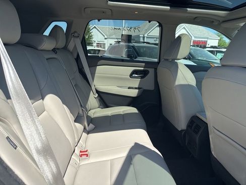 Certified 2023 Nissan Rogue SL w/ SL Premium Package AWD/4WD image 17