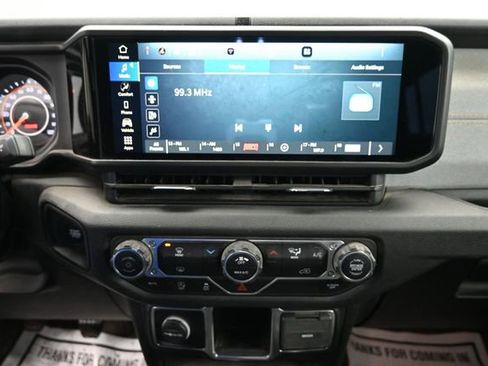 Used 2024 Jeep Gladiator Sport AWD/4WD image 15