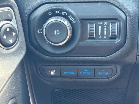 Used 2021 Jeep Wrangler Unlimited Sahara w/ Cold Weather Group image 17