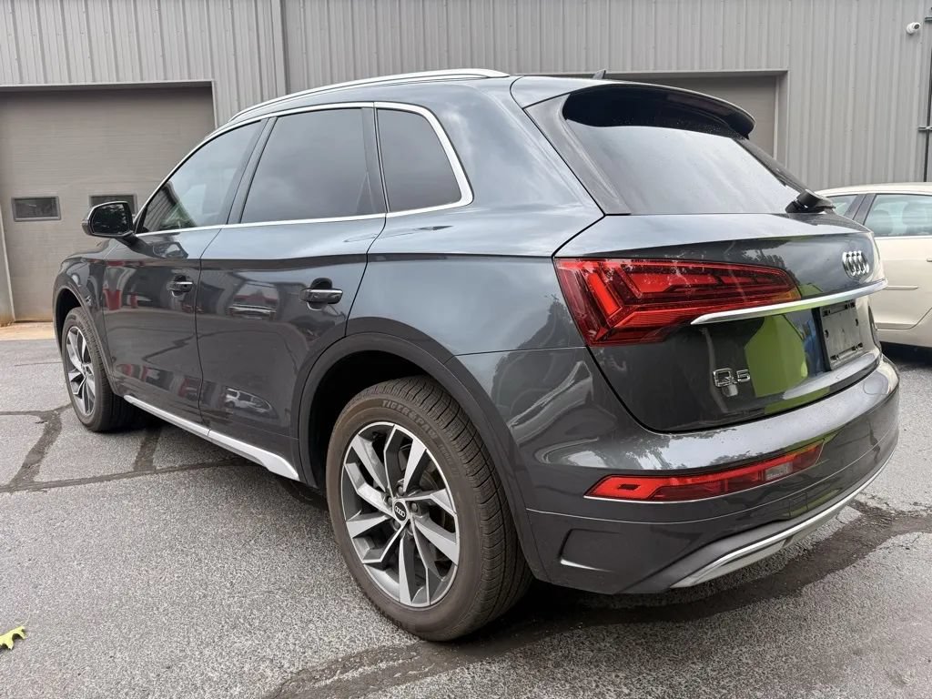 Used 2021 Audi Q5 2.0T Premium Plus w/ Premium Plus Package AWD/4WD image 2