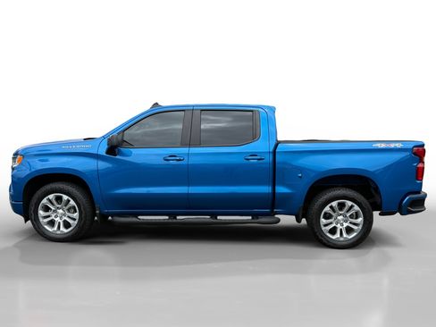 Used 2022 Chevrolet Silverado 1500 RST AWD/4WD image 2