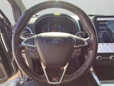 Used 2022 Ford Edge ST image 37