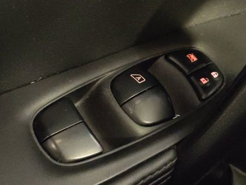 Used 2019 Nissan Rogue Sport S FWD image 27