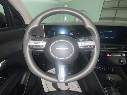 Used 2025 Hyundai Tucson SEL FWD image 14