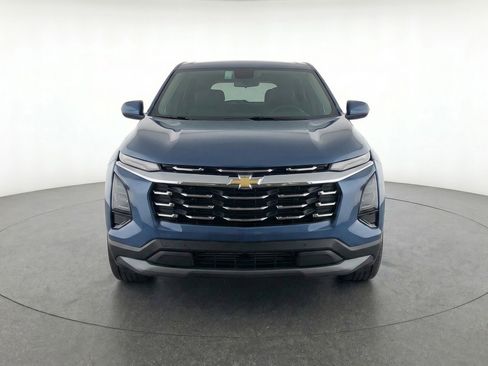 Used 2025 Chevrolet Equinox LT FWD image 2
