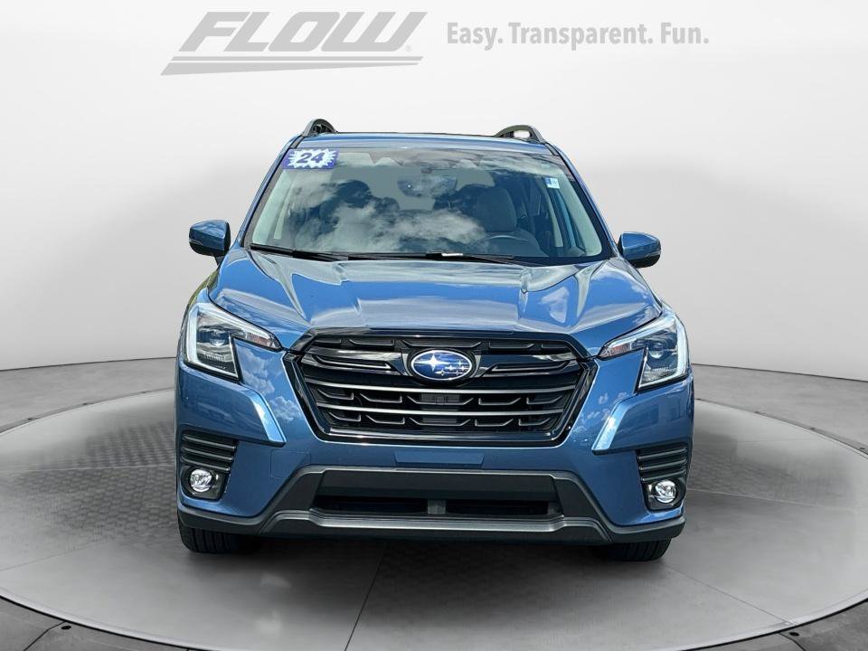 Used 2024 Subaru Forester Limited AWD/4WD image 3