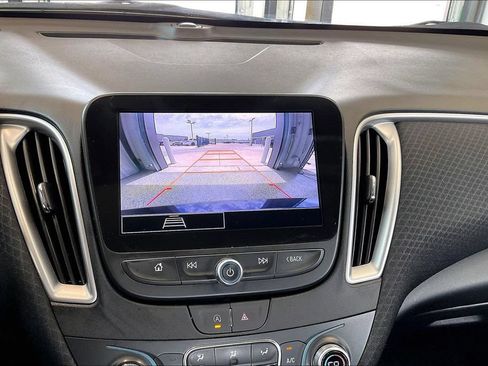 Used 2025 Chevrolet Malibu LT FWD image 21