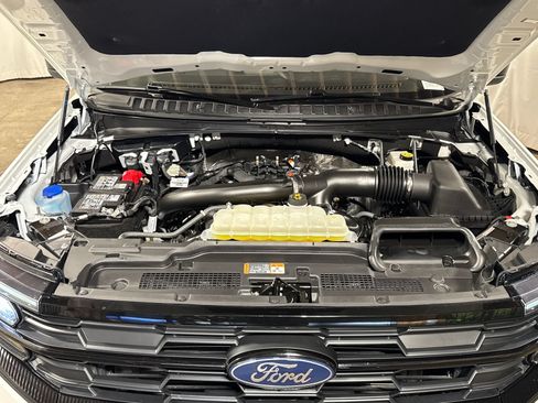 Used 2025 Ford Expedition Active AWD/4WD image 29