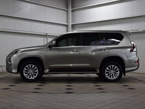 Used 2022 Lexus GX 460 Premium w/ Premium Package AWD/4WD image 4