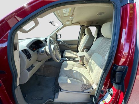 Used 2012 Nissan Frontier SV RWD image 24