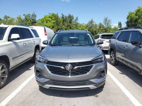Used 2021 Buick Encore GX Essence FWD image 2