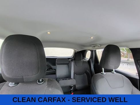 Used 2019 Jeep Cherokee Latitude w/ Popular Appearance Group FWD image 19