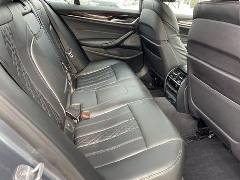 Used 2018 BMW M550i xDrive image 28