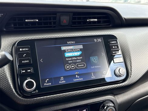 Used 2021 Nissan Kicks SV image 16