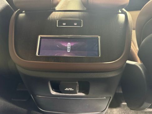 New 2025 Lincoln Navigator L Reserve AWD/4WD image 10