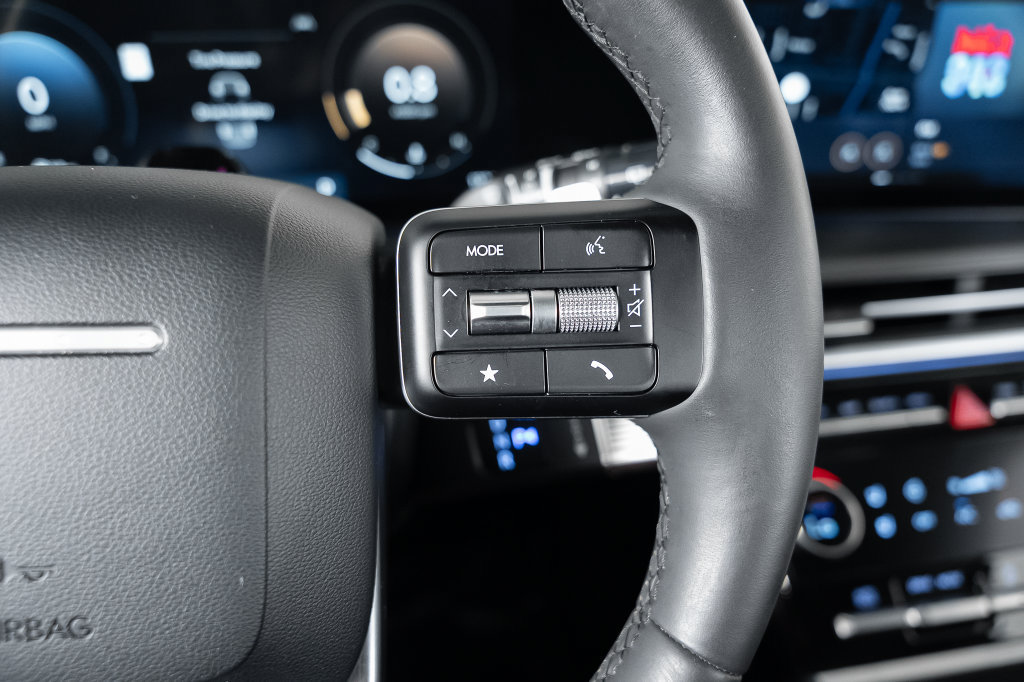 Certified 2024 Hyundai Santa Fe Limited FWD image 30