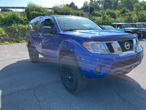 Used 2012 Nissan Frontier SV w/ SV Premium Utility Pkg AWD/4WD image 4