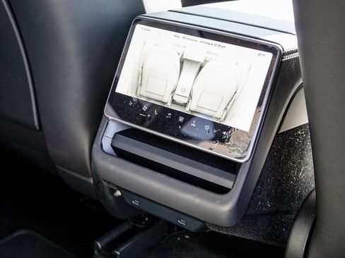 Used 2026 Tesla Model Y Long Range image 47