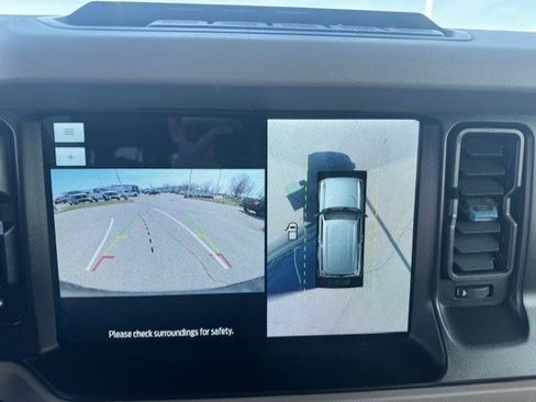 Used 2022 Ford Bronco Wildtrak image 19