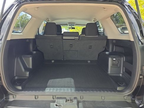 Used 2016 Toyota 4Runner SR5 image 18