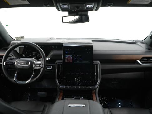 Used 2025 GMC Yukon XL Denali image 14