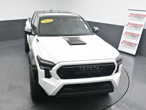 Used 2025 Toyota Tacoma TRD Pro image 25
