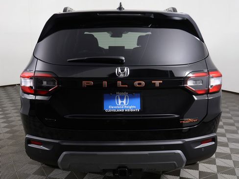 New 2026 Honda Pilot TrailSport image 7