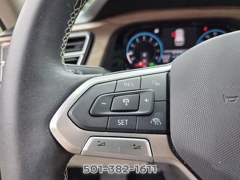 Used 2024 Volkswagen Atlas SE FWD image 25