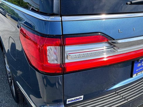 Used 2020 Lincoln Navigator L Reserve w/ Luxury Package AWD/4WD image 31