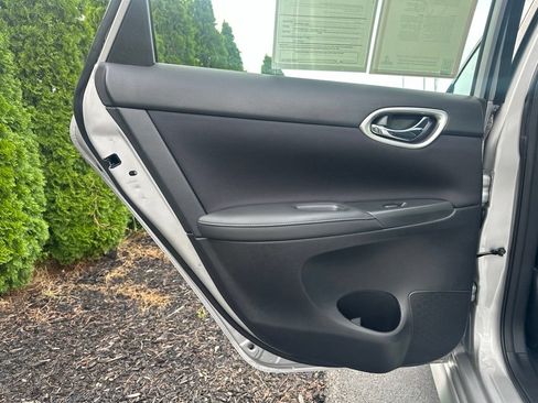 Used 2017 Nissan Sentra SR FWD image 9