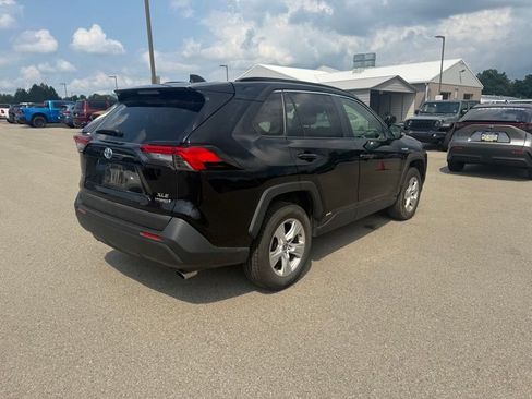 Used 2021 Toyota RAV4 XLE w/ Convenience Package AWD/4WD image 13