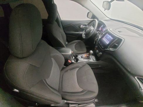 Used 2019 Jeep Cherokee Latitude w/ Popular Appearance Group image 21