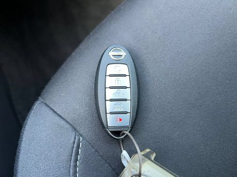 Used 2025 Nissan Altima 2.5 SV FWD image 21