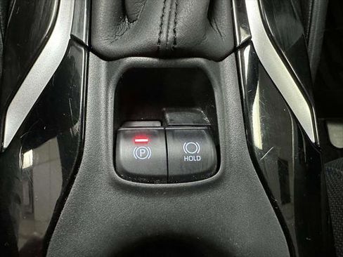 Used 2020 Toyota Corolla SE w/ SE Premium Package FWD image 25