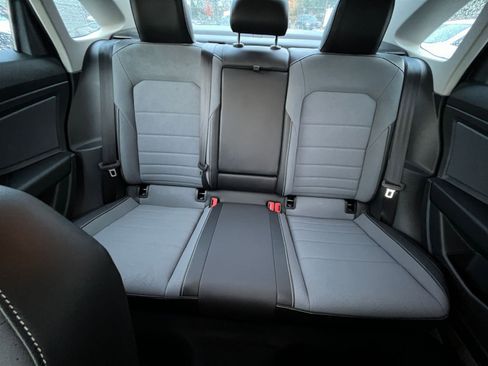 Used 2025 Volkswagen Jetta SE image 38