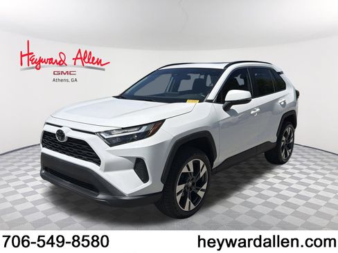 Used 2022 Toyota RAV4 XLE image 1