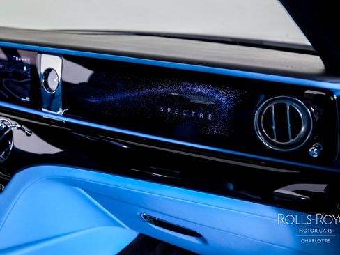 Certified 2025 Rolls-Royce Spectre image 27