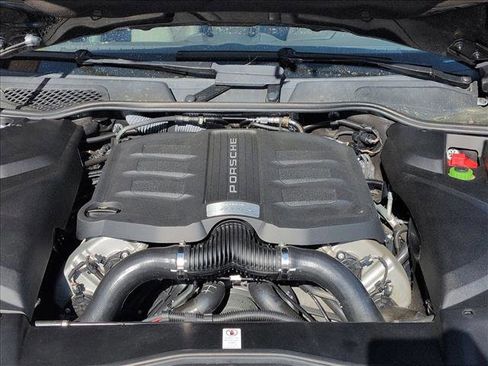 Used 2017 Porsche Cayenne S image 25