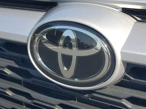Certified 2022 Toyota RAV4 XLE AWD/4WD image 7