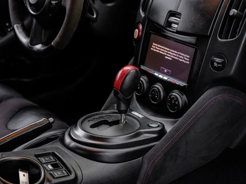 Used 2020 Nissan 370Z Coupe image 27