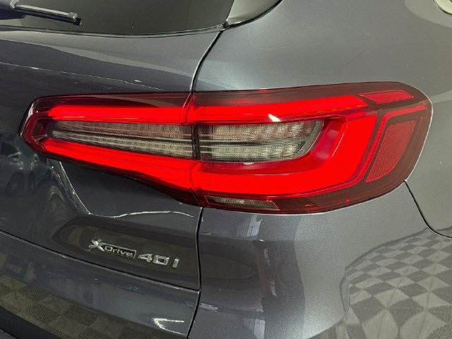 Used 2019 BMW X5 xDrive40i w/ Premium Package 2 AWD/4WD image 33