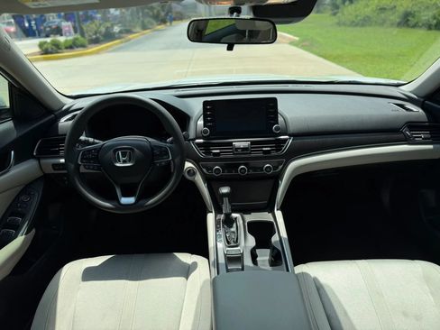 Used 2018 Honda Accord EX image 4