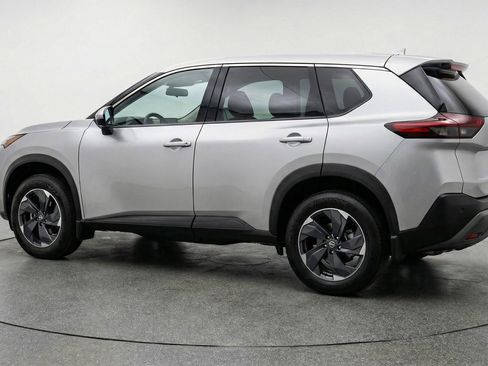 Used 2025 Nissan Rogue SV image 6