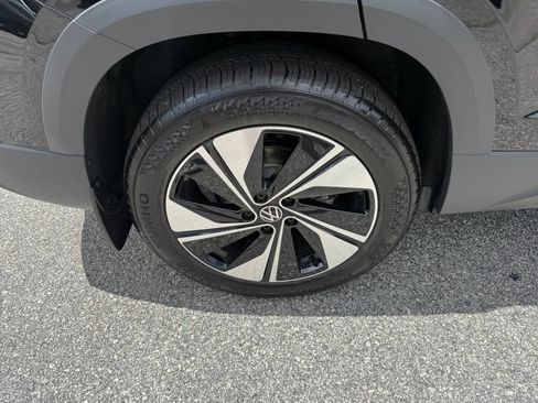 New 2026 Volkswagen Taos SE AWD/4WD image 23