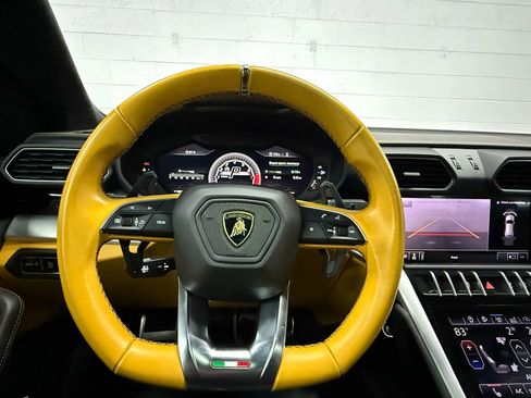 Used 2019 Lamborghini Urus image 90