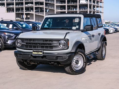 Used 2022 Ford Bronco 4-Door AWD/4WD image 1