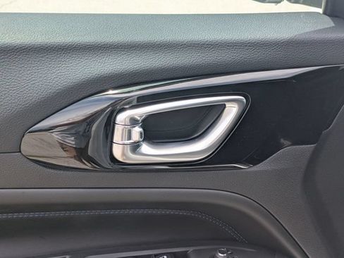 New 2026 Jeep Compass Latitude AWD/4WD image 12